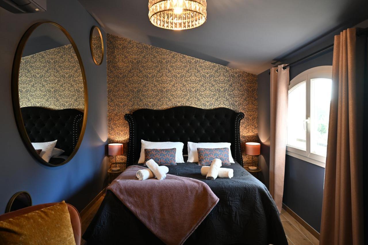 Sous Les Pins Gites Et Chambres D'Hotes Ла-Лонд-ле-Мор Екстер'єр фото
